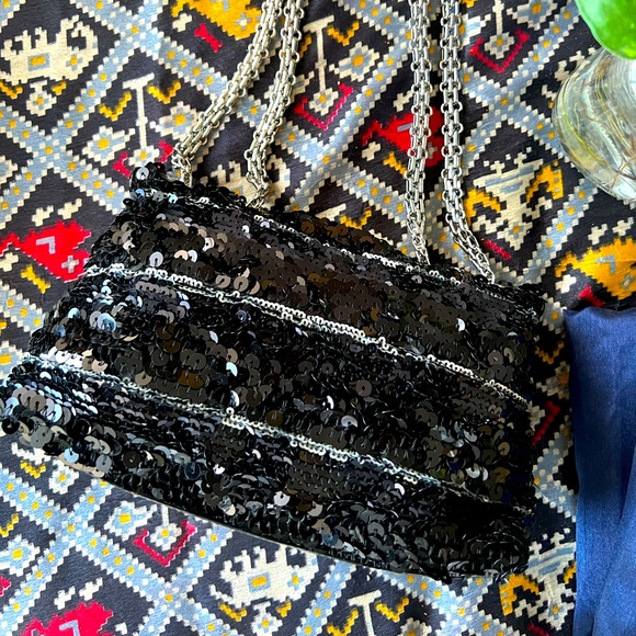 Authentic Chanel sequin handbag - Picture 2 of 15